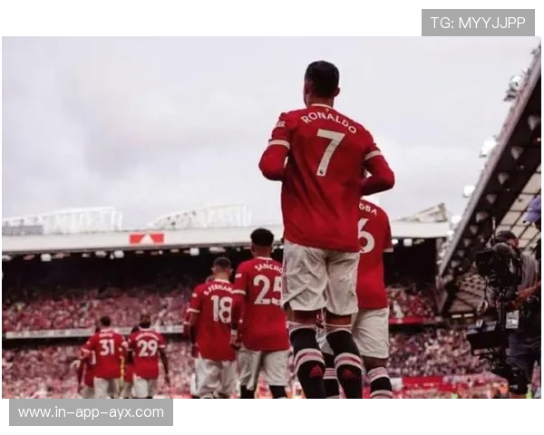 曼联期待找到新锋线领袖——重塑进攻核心的梦想与挑战 曼联期待找到新锋线领袖——重塑进攻核心的梦想与挑战