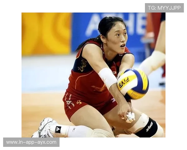 辽宁女排在加练中强化防守体系，教练组给予积极评价