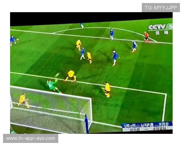 多特边路连线形成多次门前绝佳机会