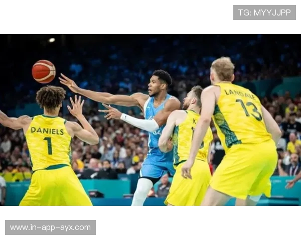 字母哥参加好友婚礼，现场暖场演讲惹泪水